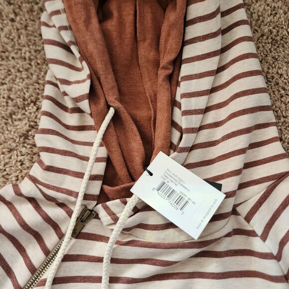 Doublehood Hoodie - Feels Like Fall - Picture 2 of 3